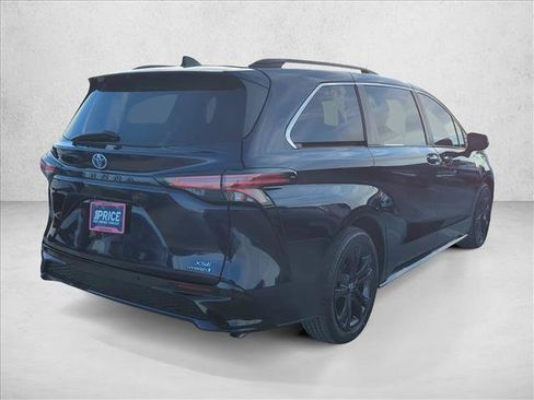 Certified 2023 Toyota Sienna XSE w/ XSE Plus Package image 5