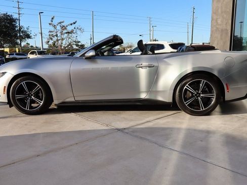 Used 2025 Ford Mustang Premium image 30