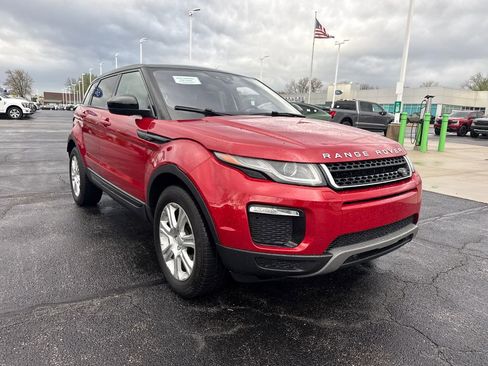 Used 2017 Land Rover Range Rover Evoque SE Premium image 4