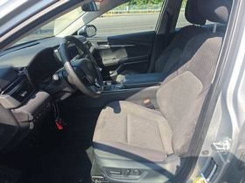 Used 2025 Toyota Camry LE w/ Convenience Package FWD image 8