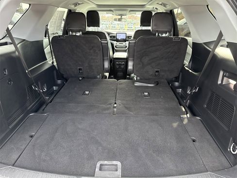 Used 2023 Ford Explorer XLT w/ Equipment Group 202A image 18