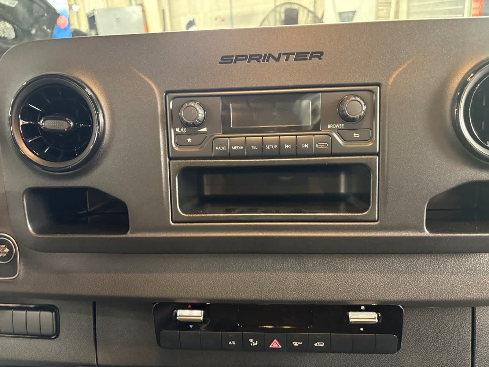 Used 2025 Mercedes-Benz Sprinter 2500 image 22