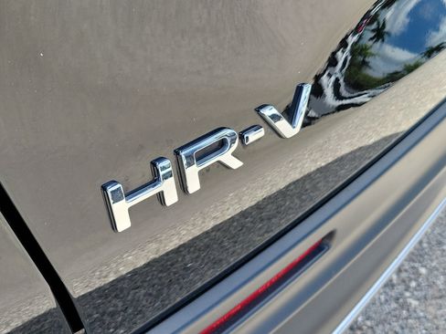 Used 2025 Honda HR-V Sport image 11