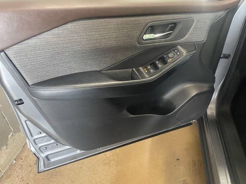 Certified 2023 Nissan Rogue SV FWD image 9