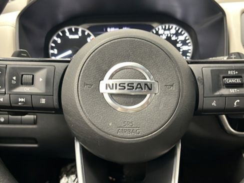 Used 2021 Nissan Rogue SV AWD/4WD image 15