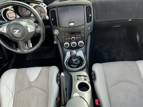 Used 2010 Nissan 370Z Touring image 20