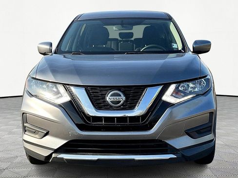 Used 2018 Nissan Rogue S image 3