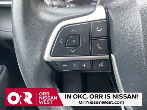 Used 2023 Toyota Highlander XLE image 25