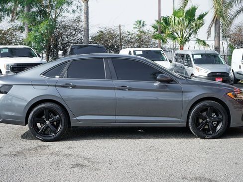 Used 2022 Volkswagen Jetta SE image 10