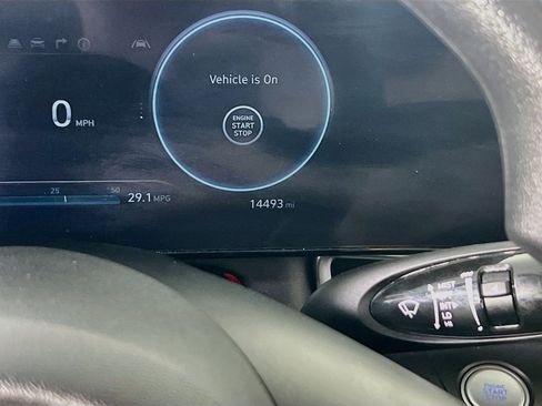 Used 2024 Hyundai Elantra SEL image 12