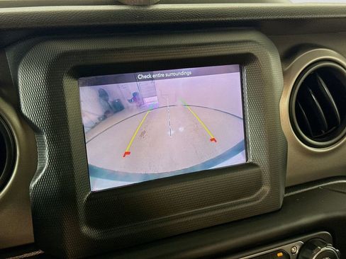 Used 2021 Jeep Wrangler Sport image 13