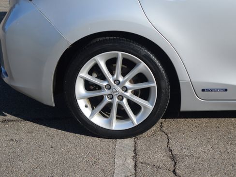 Used 2012 Lexus CT 200h Premium w/ Leather Pkg image 30