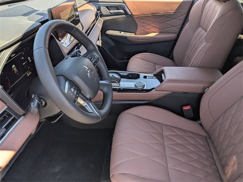 New 2025 Mitsubishi Outlander SEL image 11