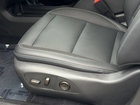 Used 2024 Chevrolet Equinox EV LT FWD image 21