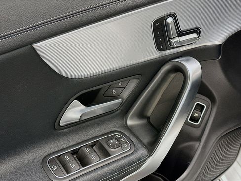 Used 2021 Mercedes-Benz CLA 250 CLA 250 w/ Premium Package image 15