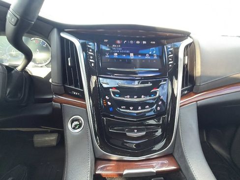 Used 2019 Cadillac Escalade ESV Premium Luxury AWD/4WD image 94