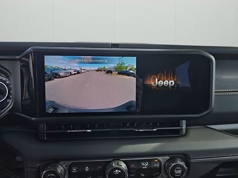 New 2025 Jeep Gladiator Sport image 24