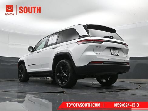 Used 2023 Jeep Grand Cherokee Limited w/ Luxury Tech Group II AWD/4WD image 49