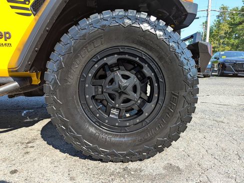 Used 2021 Jeep Wrangler Unlimited Rubicon w/ Cold Weather Group AWD/4WD image 49