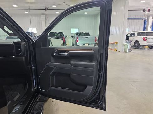 Used 2025 Chevrolet Silverado 1500 LT w/ Protection Package AWD/4WD image 30