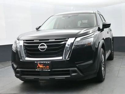 Used 2025 Nissan Pathfinder SV