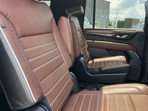 Used 2023 GMC Yukon XL Denali Ultimate AWD/4WD image 29
