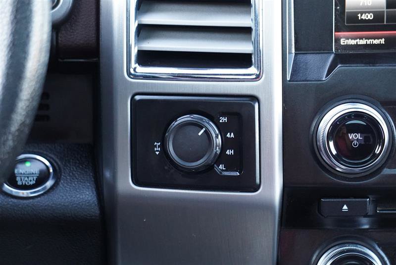 Used 2015 Ford F150 Platinum w/ Equipment Group 701A Luxury AWD/4WD image 54