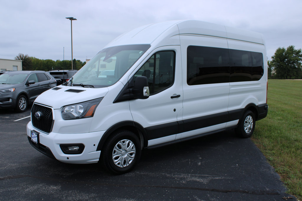 Used 2024 Ford Transit 350 XLT RWD image 3
