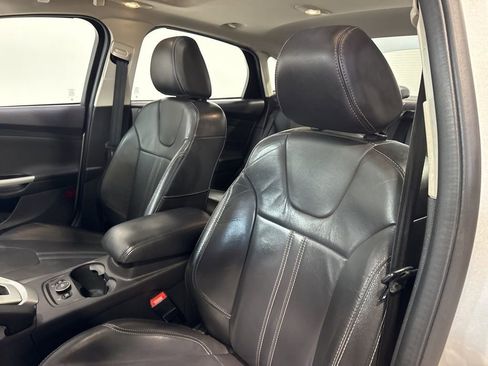 Used 2014 Ford Focus SE w/ Equipment Group 201A image 26