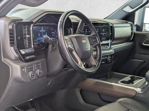 Used 2024 Chevrolet Silverado 2500 High Country w/ High Country Premium Package AWD/4WD image 2