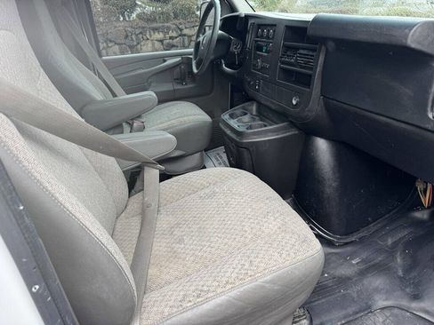 Used 2014 GMC Savana 2500 RWD image 16