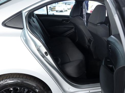 Used 2022 Toyota Corolla LE image 31