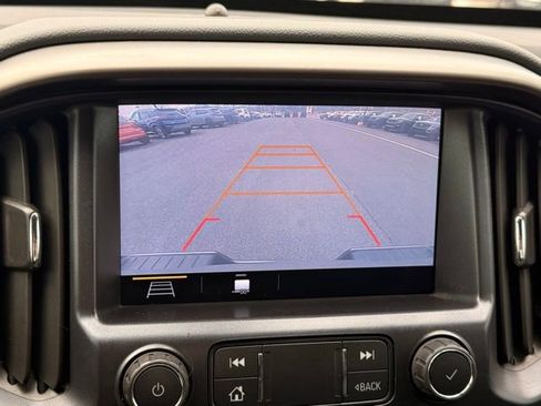 Used 2019 Chevrolet Colorado Z71 image 36