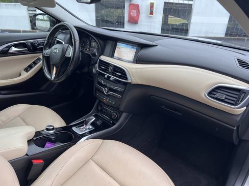 Used 2018 INFINITI QX30 Premium w/ Navigation Package image 49