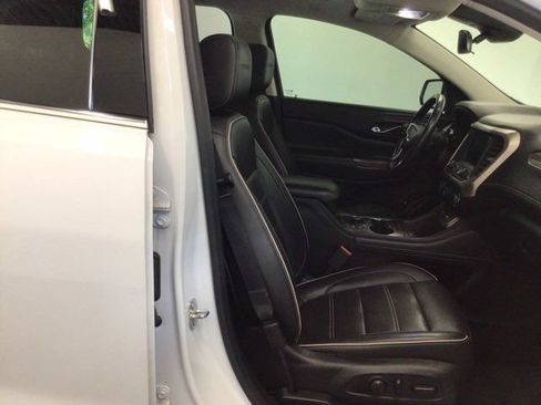 Used 2020 GMC Acadia Denali w/ Denali Ultimate Package AWD/4WD image 16