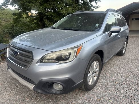 Used 2015 Subaru Outback 2.5i Premium AWD/4WD image 1