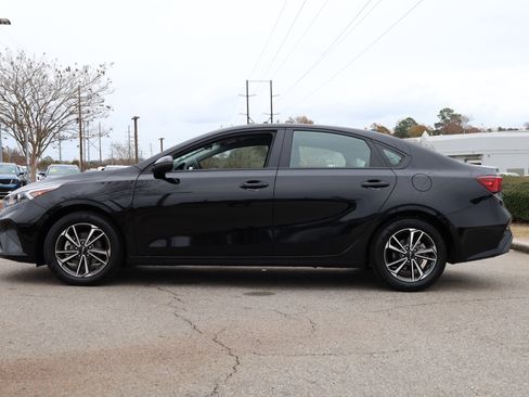 Used 2023 Kia Forte LXS w/ LXS Technology Package image 2