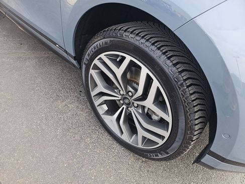 Used 2020 Land Rover Range Rover Evoque First Edition image 12