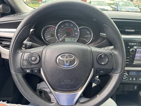 Used 2015 Toyota Corolla LE FWD image 9