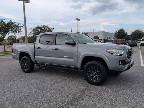 Used 2020 Toyota Tacoma SR5 RWD image 2
