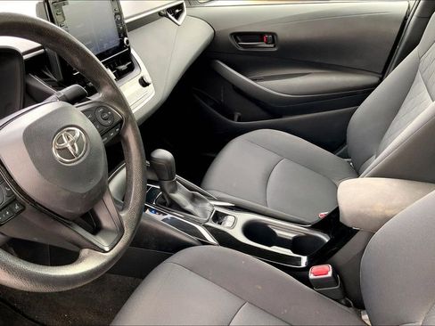 Used 2022 Toyota Corolla LE image 16