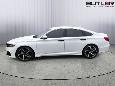 Used 2019 Honda Accord Sport image 3