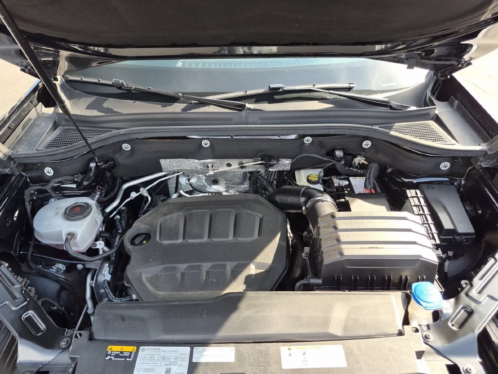 Used 2025 Volkswagen Atlas SE FWD image 36