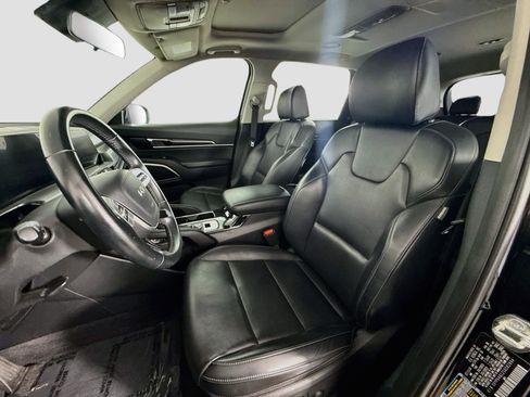 Used 2025 Kia Telluride S FWD image 22