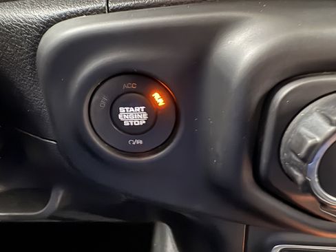 Used 2021 Jeep Wrangler Unlimited Sahara image 25