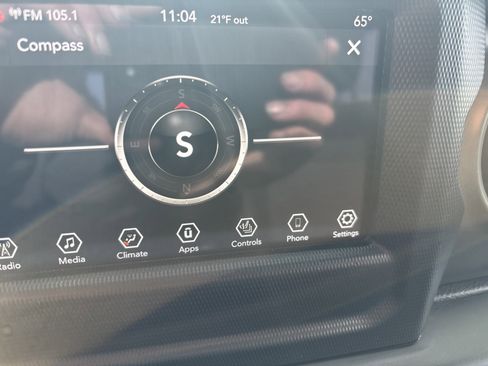 Used 2023 Jeep Gladiator Willys image 28