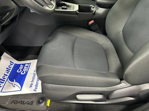 Used 2025 Toyota RAV4 LE AWD/4WD image 13