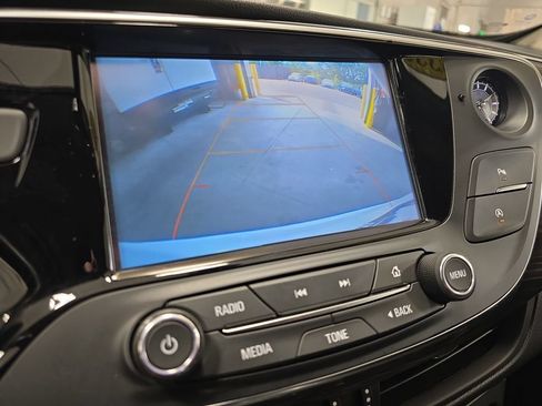 Used 2020 Buick Envision Essence FWD image 25