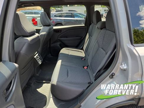 Used 2025 Subaru Forester Premium AWD/4WD image 16