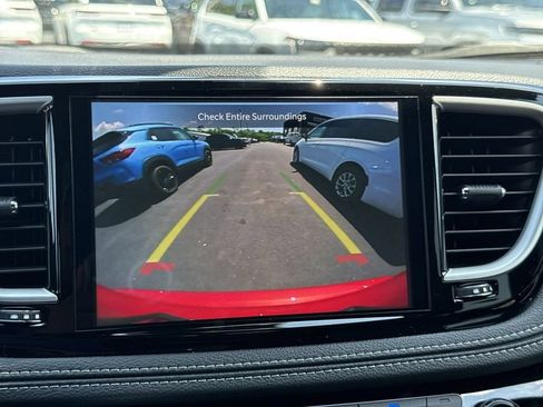 New 2027 Chrysler Pacifica Select FWD image 30